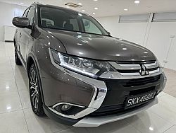 Mitsubishi Outlander 2.4 CVT Sunroof Facelift 2015 Brown Rear Entertainment